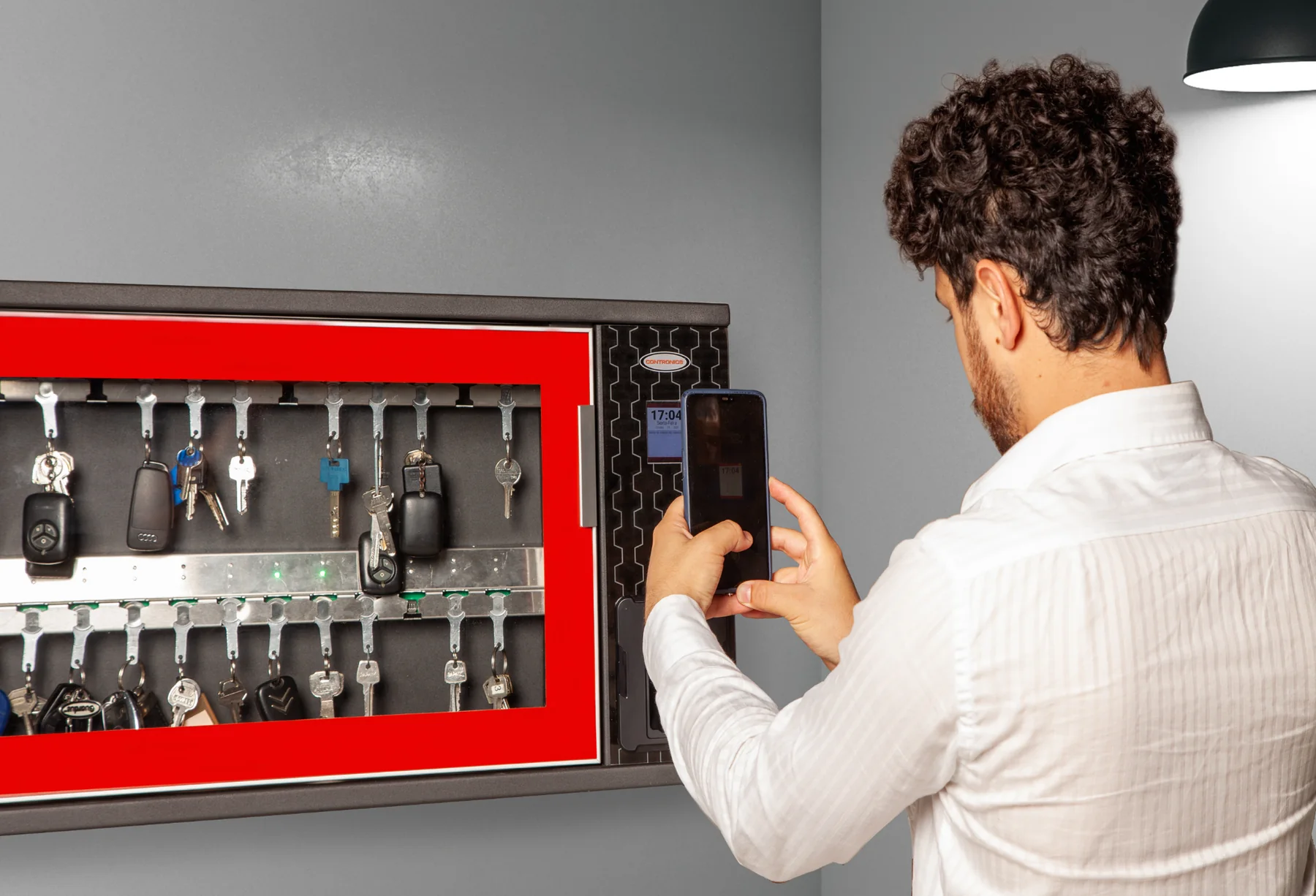 Clavium operation by smartphone